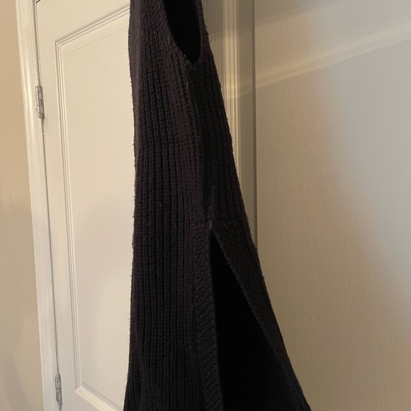 Gorgeous Wilfred 100% Wool High-Neck, Long Sleeveless Sweater - Picture 2 of 5